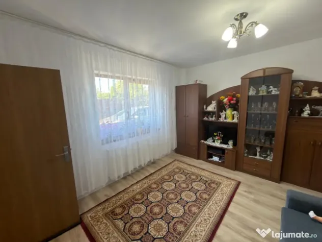 Casă de vânzare în Medeea | 3 camere | Curte generoasă |