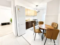 Apartament 3 camere, 90 mp, decomandat, 2 băi, zona Telegra