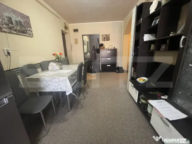 Apartament 2 camere, 50 mp si spatiu la mansarda, zona Dumbr - Zalau (Salaj)