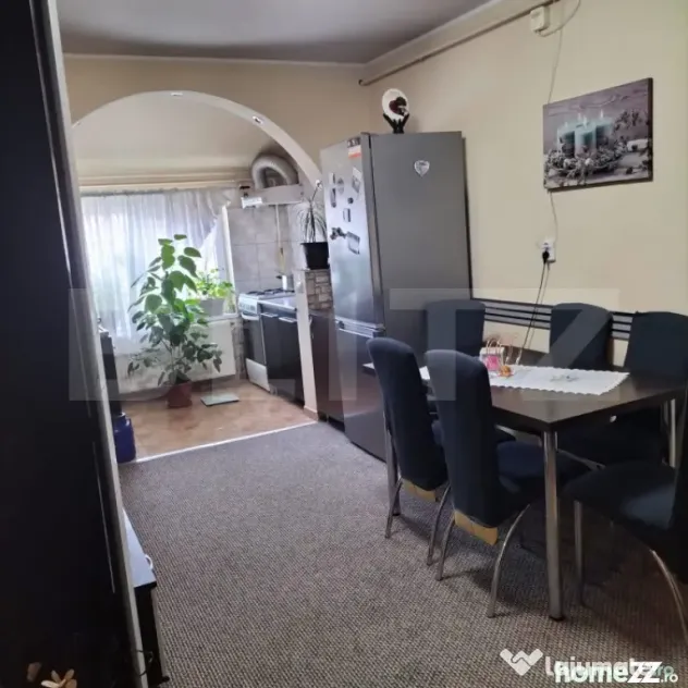 Apartament 2 camere, 50 mp si spatiu la mansarda, zona Dumbr - Zalau (Salaj)