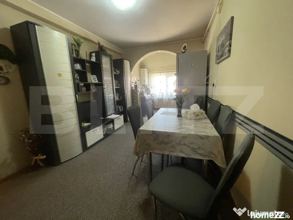 Apartament 2 camere, 50 mp si spatiu la mansarda, zona Dumbr - Zalau (Salaj)