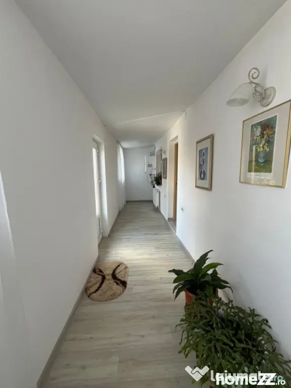 Casa impecabila P+1, 274 mp, cu 1128 mp teren si livada, zon