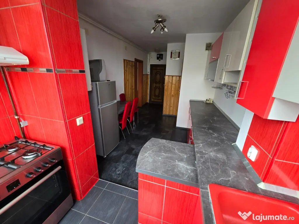 Apartament 2 camere semidecomandat etaj intermediar de inchiriat