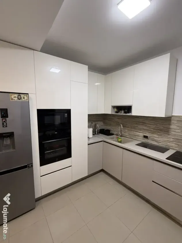 Apartament cu 3 camere cu loc de parcare inclus Coresi Shopping Center