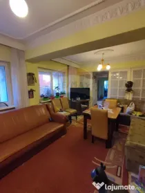 VANZARE SPECIALA Casă / Vilă cu 7 camere, Uverturii MIL...