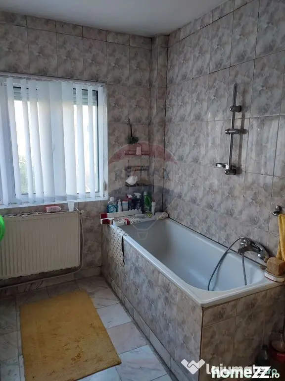 VANZARE SPECIALA Casă / Vilă cu 7 camere, Uverturii MIL...