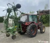 Tractor 4x4 internațional cu încărcător frontal 