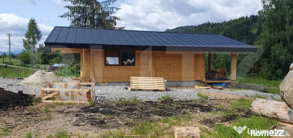 Casă modernă din lemn 3 camere, 60 mp, utilata, mobilata, - Vatra Dornei (Suceava)