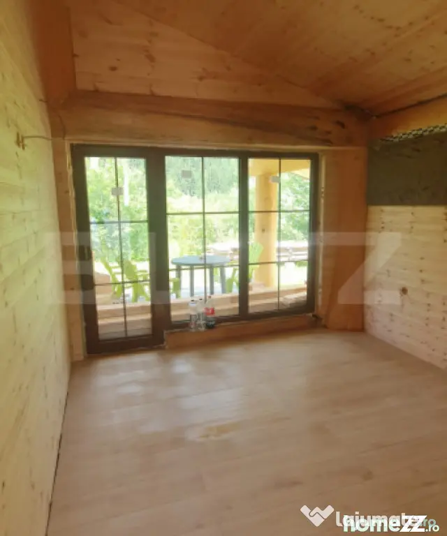 Casă modernă din lemn 3 camere, 60 mp, utilata, mobilata, - Vatra Dornei (Suceava)