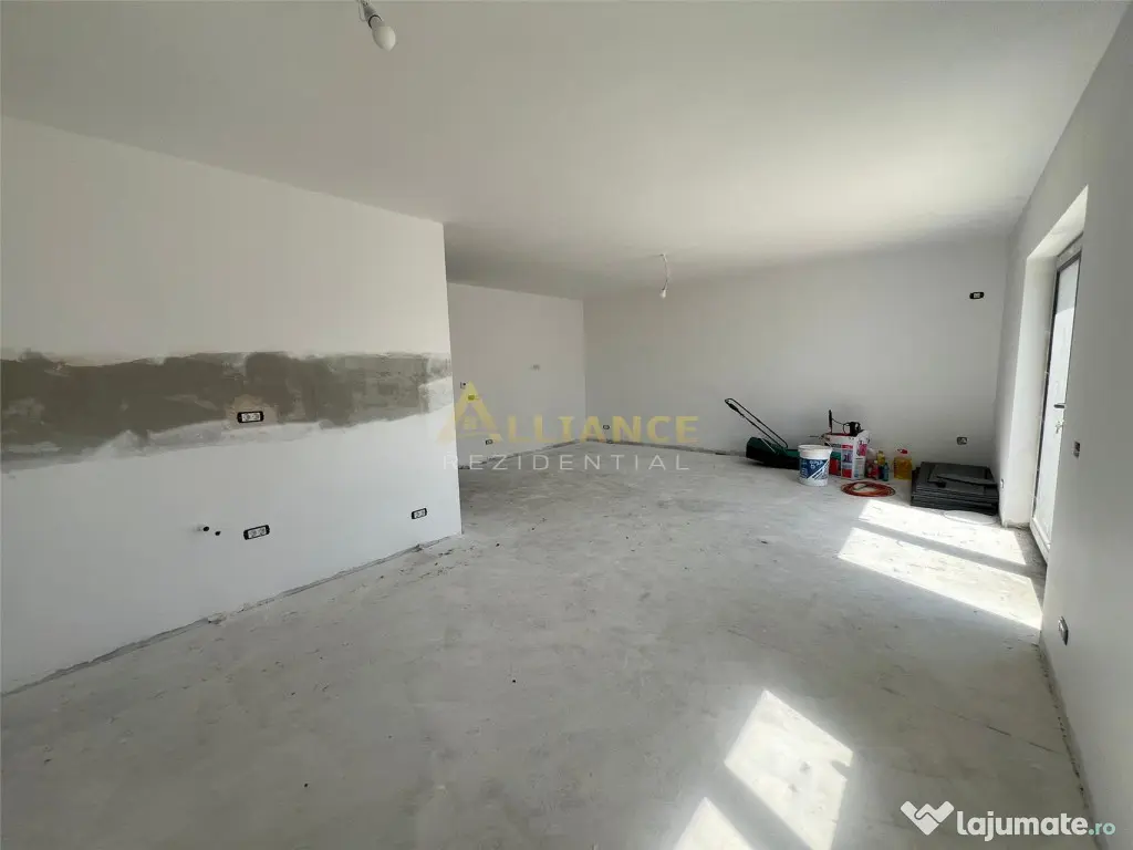 Casa individuala - 3 camere - 2 bai- teren-375 mp-200 M de