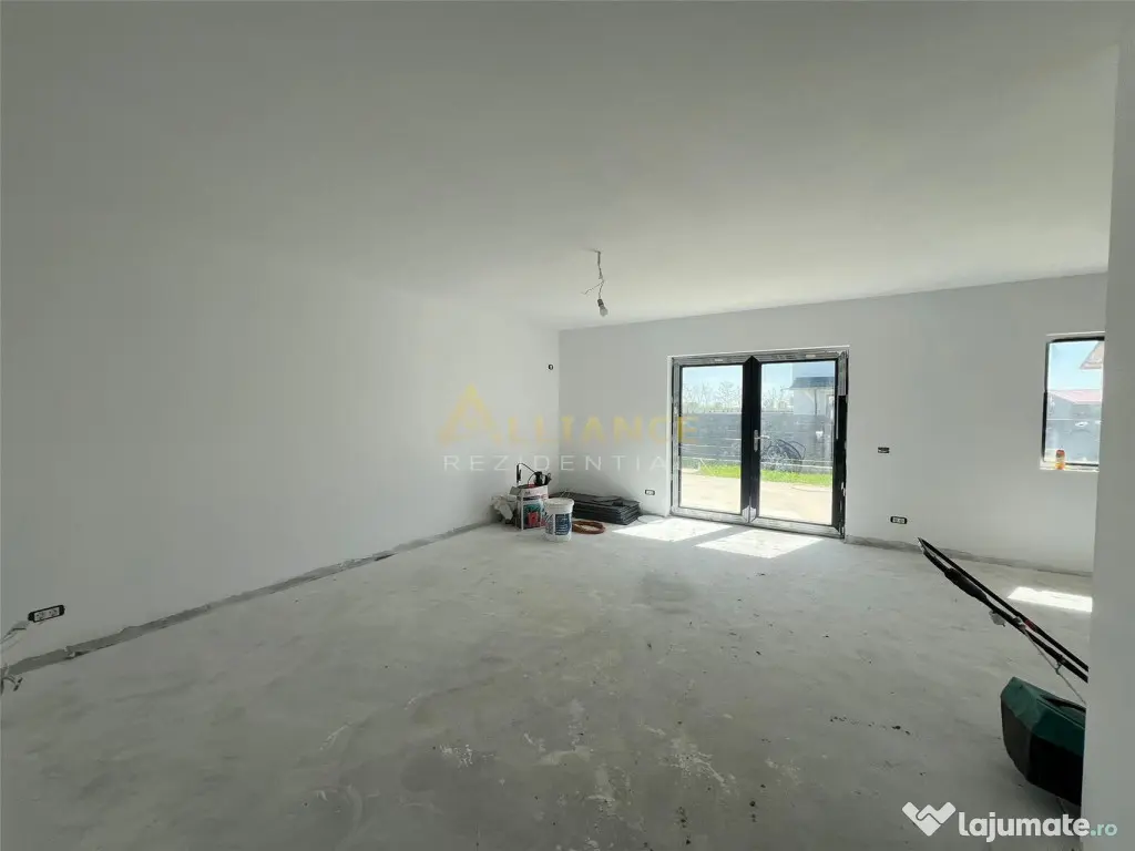 Casa individuala - 3 camere - 2 bai- teren-375 mp-200 M de
