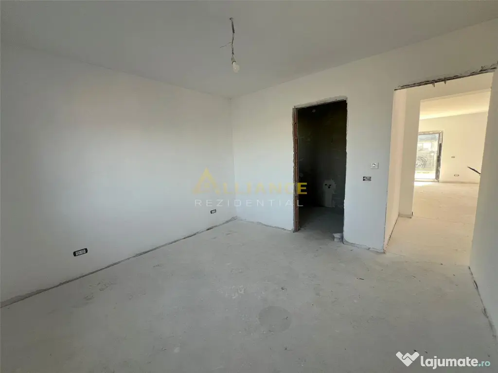 Casa individuala - 3 camere - 2 bai- teren-375 mp-200 M de