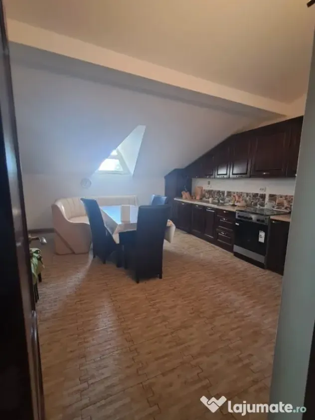 Casă P+1, compusă din 2 apartamente (intabulate separat) teren 1216 mp