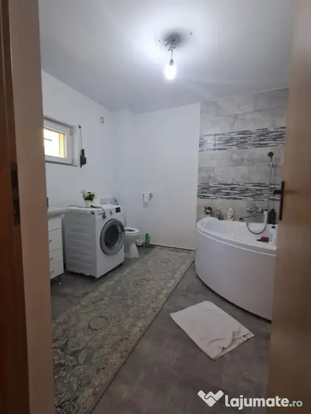 Casă P+1, compusă din 2 apartamente (intabulate separat) teren 1216 mp
