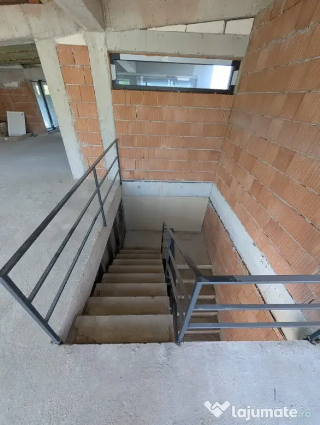 Spatiu comercial, 164mp, 5 parcari, zona Av. Iancu