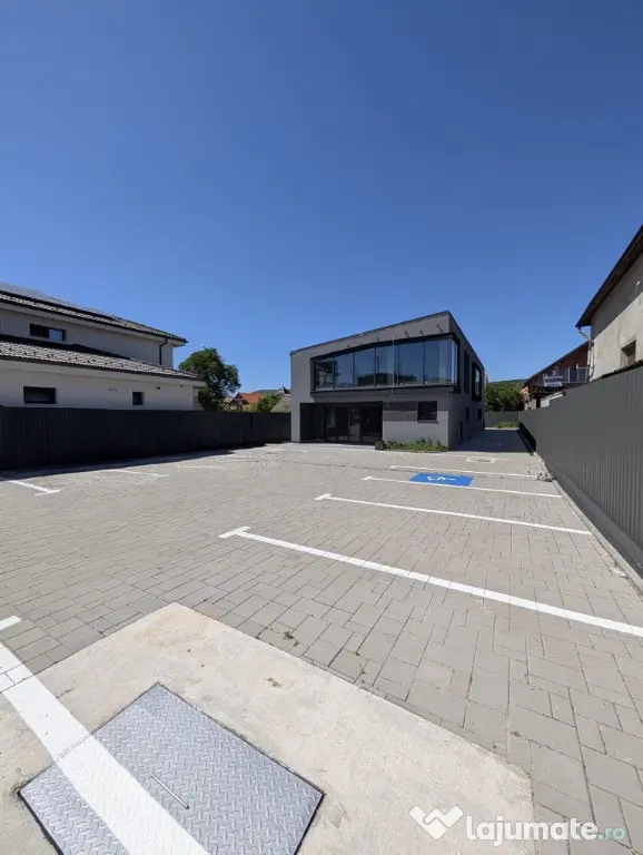 Spatiu comercial, 164mp, 5 parcari, zona Av. Iancu