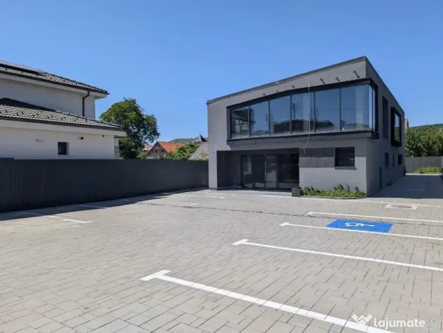 Spatiu comercial, 164mp, 5 parcari, zona Av. Iancu