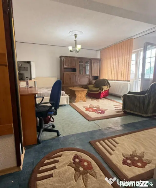Garsonieră cu balcon, 35.84 mp, etaj 1, Strada Lupeni - Plo