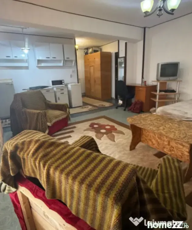 Garsonieră cu balcon, 35.84 mp, etaj 1, Strada Lupeni - Plo