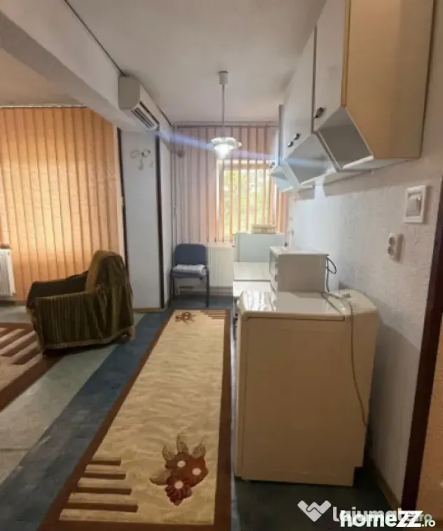 Garsonieră cu balcon, 35.84 mp, etaj 1, Strada Lupeni - Plo