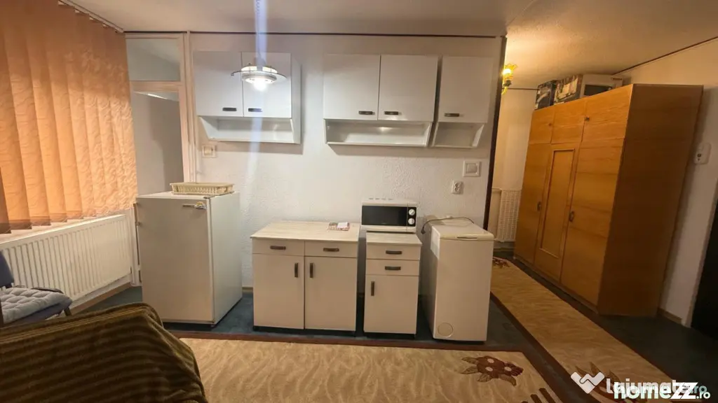 Garsonieră cu balcon, 35.84 mp, etaj 1, Strada Lupeni - Plo