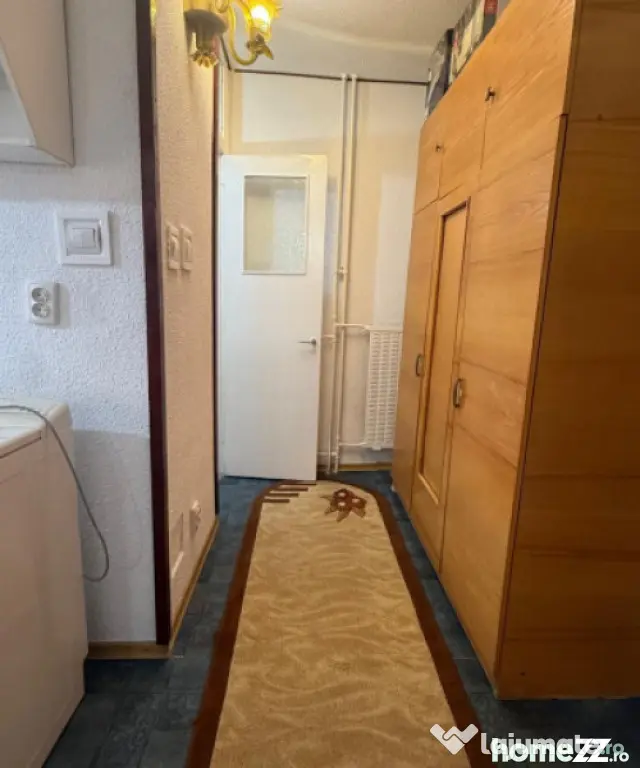 Garsonieră cu balcon, 35.84 mp, etaj 1, Strada Lupeni - Plo