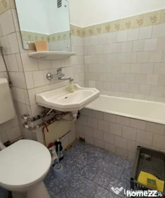 Garsonieră cu balcon, 35.84 mp, etaj 1, Strada Lupeni - Plo