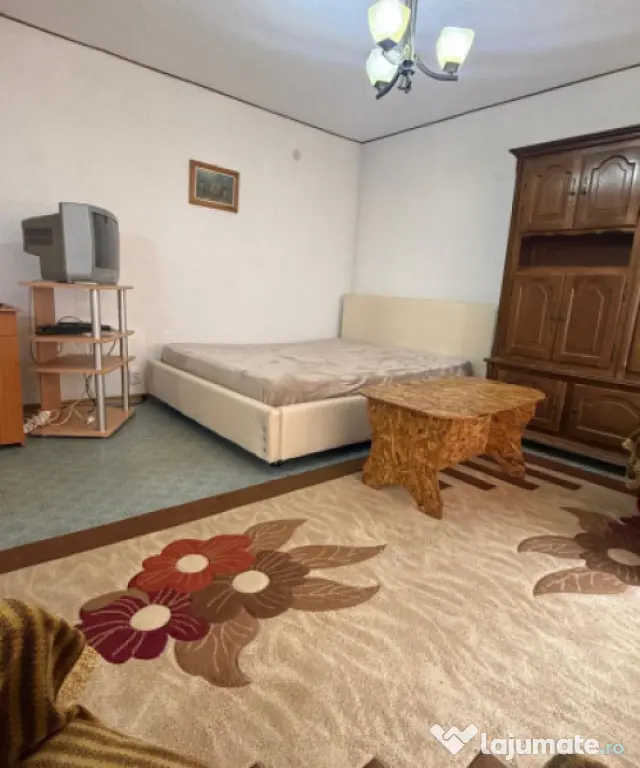 Garsonieră spațioasă cu balcon – Strada Lupeni, Ploieș