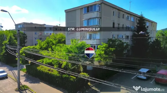 Apartament cu 3 camere si gradină de vânzare