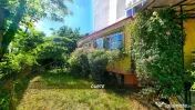 Apartament cu 3 camere si gradină de vânzare 