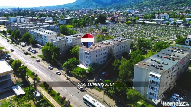 Apartament cu 3 camere si grădină de vânzare