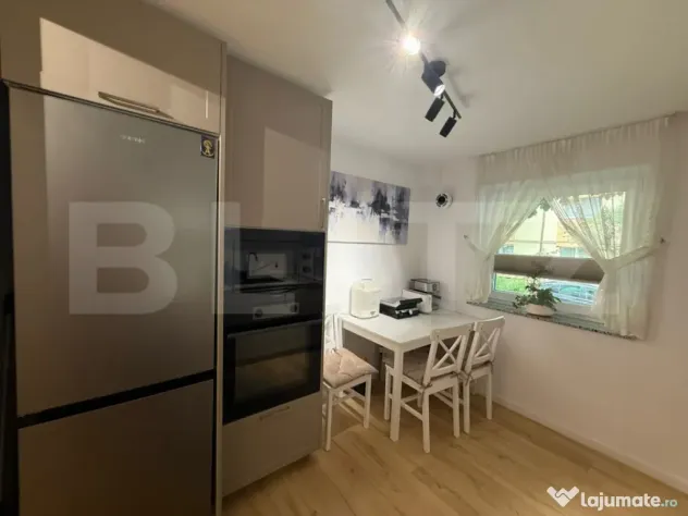 Apartament 3 camere, complet renovat, 65 mp, decomandat, car