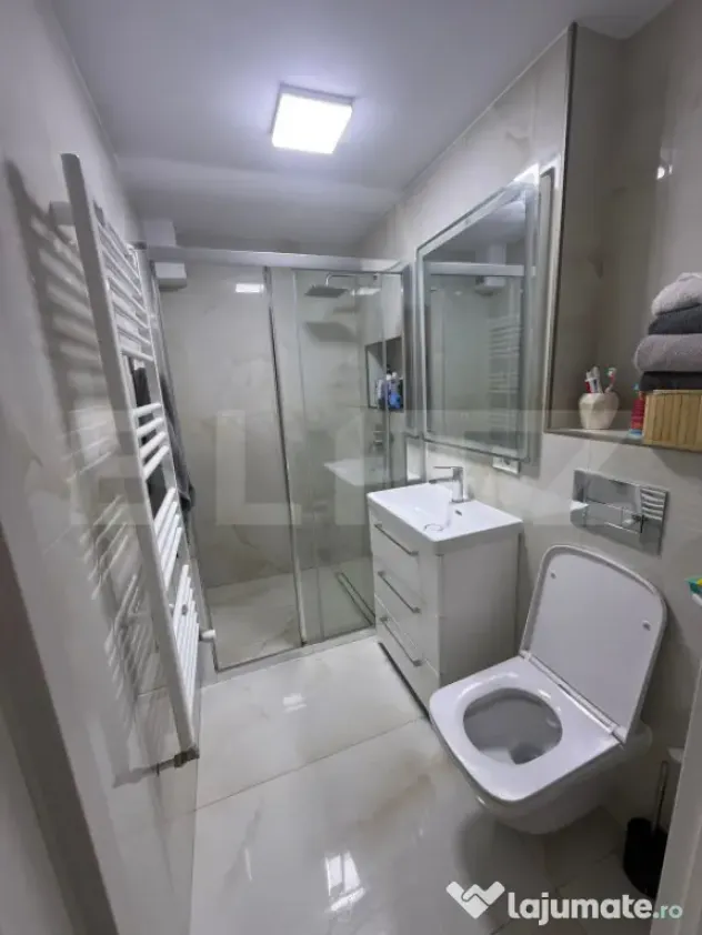 Apartament 3 camere, complet renovat, 65 mp, decomandat, car