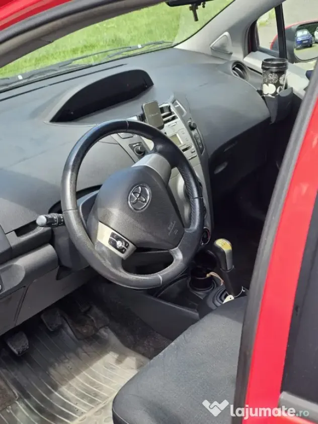 Toyota yaris O masina sigura,economica si agila.O achizitie pe termen lung.Primul proprietar.