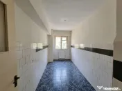 Ultracentral-bloc din 1986- Ap. 2 camere decomandate- etaj 3 