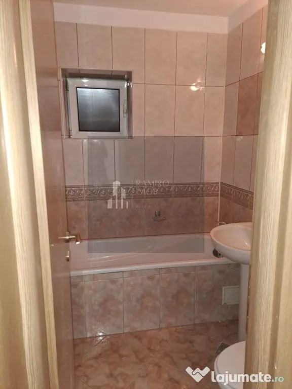 4 camere etaj 1 /450 m METROU UNIRII