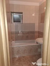 4 camere etaj 1 /450 m METROU UNIRII 