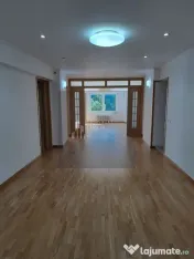 4 camere etaj 1 /450 m METROU UNIRII 