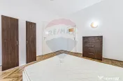 Apartament cu 4 camere de vânzare în zona Ultracentral