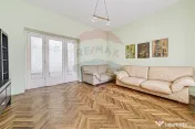 Apartament cu 4 camere de vânzare în zona Ultracentral
