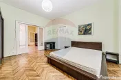 Apartament cu 4 camere de vânzare în zona Ultracentral