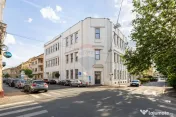 Apartament cu 4 camere de vânzare în zona Ultracentral