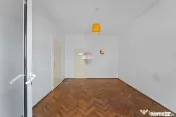Apartament 4 camere + boxă, etaj 1, în zonă Ultracentral 