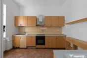 Apartament 4 camere + boxă, etaj 1, în zonă Ultracentral 