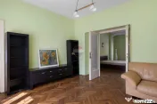 Apartament 4 camere + boxă, etaj 1, în zonă Ultracentral 