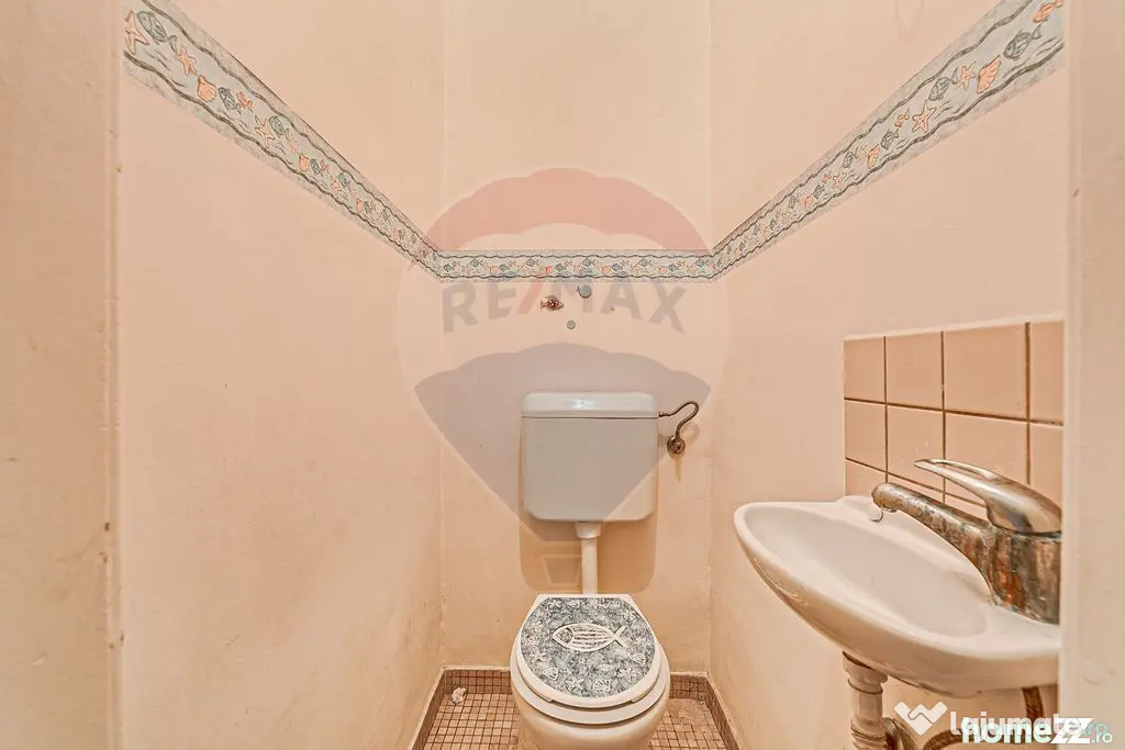 Apartament cu 4 camere de vânzare în zona Ultracentral