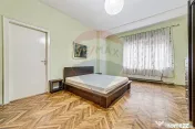 Apartament cu 4 camere de vânzare în zona Ultracentral