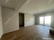 Apartament de 3 camere cu 2 bai si 2 balcoane la etajul 1 in 