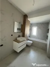 Apartament de 3 camere cu 2 bai si 2 balcoane la etajul 1 in 