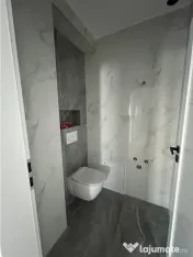 Apartament de 3 camere cu 2 bai si 2 balcoane la etajul 1 in 